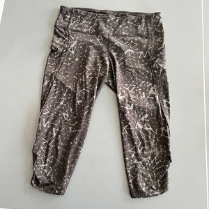 Lululemon cropped train times leggings